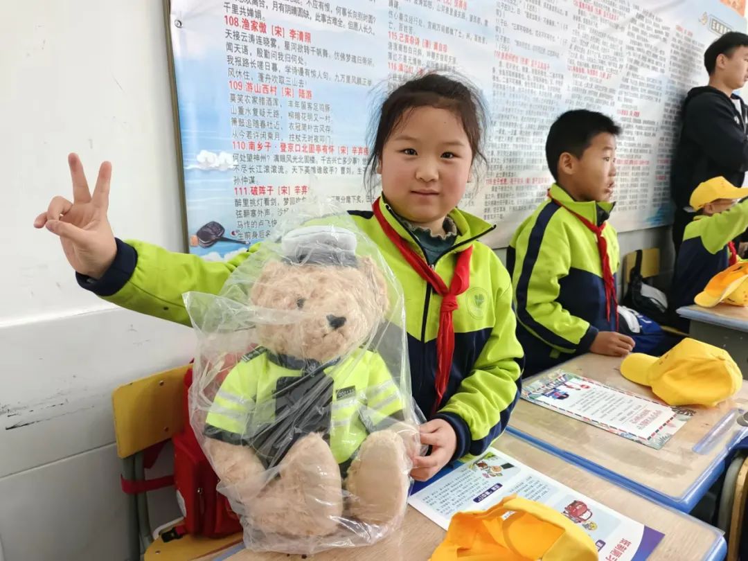 池北交巡警大队校园交通安全体验课_长白山活动_长白山全国交通安全日宣传