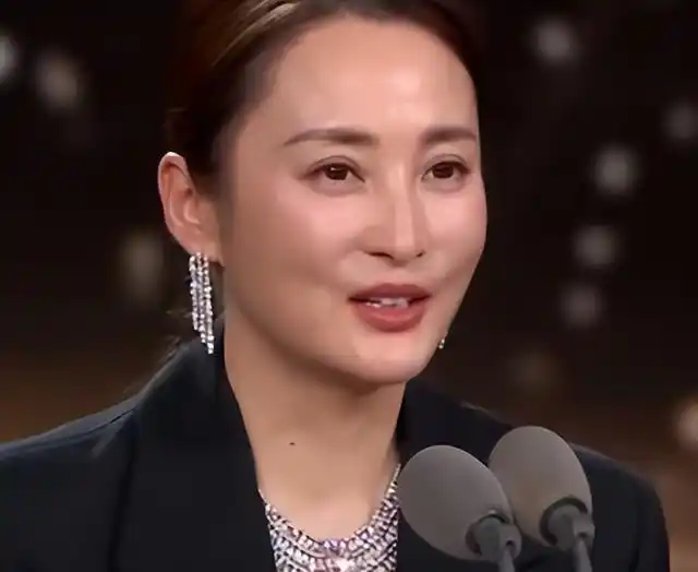 华谊兄弟20周年红毯秀_男演员红毯表现评价_华表奖红毯造型分析